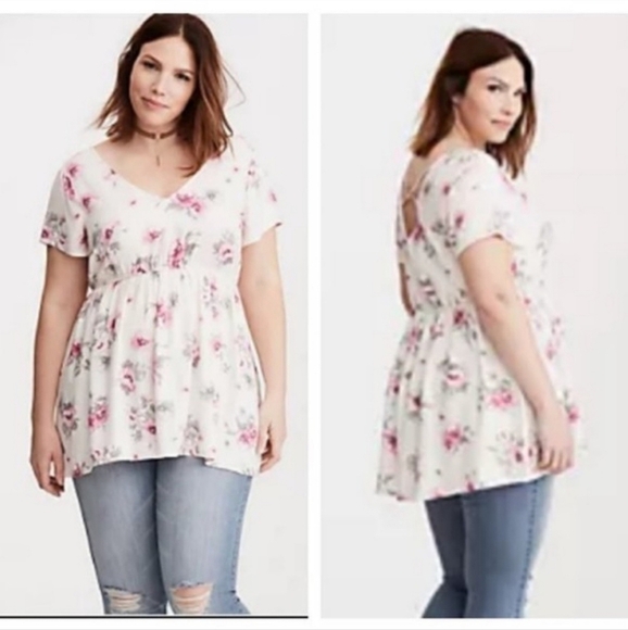 NWT Torrid Floral Cross Back Short Sleeve Blouse, Size 4 - Picture 1 of 4